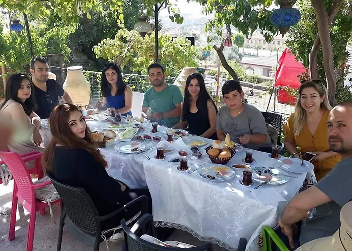 Ipekyolu Garden بيت ضيافة 4*