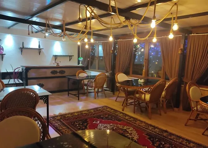 Ipekyolu Garden بيت ضيافة